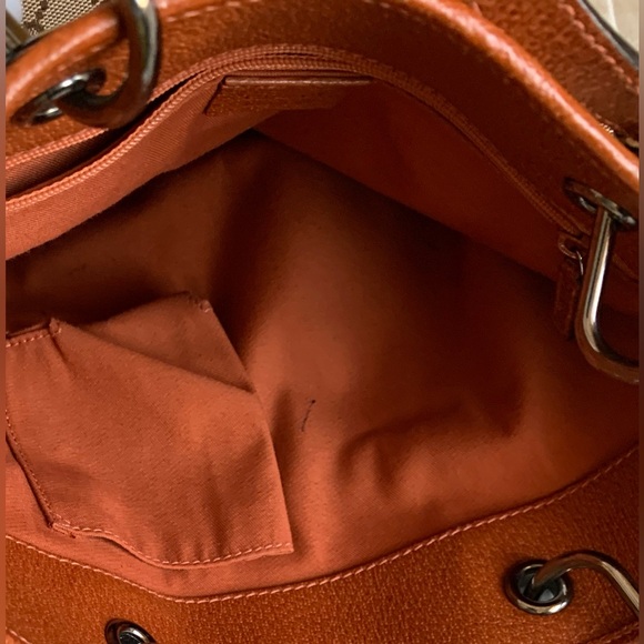 Gucci GG Canvas Eclipse Brown Shoulder Bag with silver hardware. - Picture 15 of 16